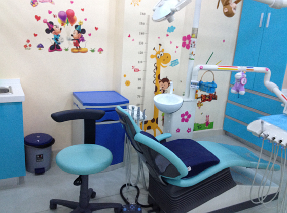  愛康健口腔充滿童趣的兒(er) 童診室