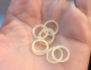 牙齒矯正的橡皮圈