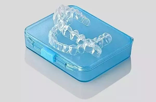 牙齒矯正後反彈