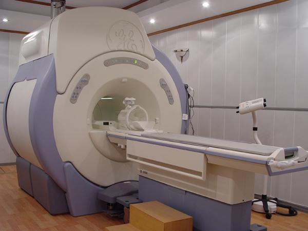 有假牙不能做核磁共振