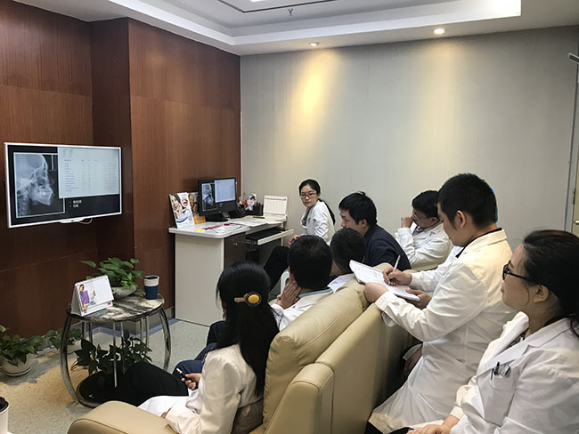 愛康健嚴(yan) 格質控