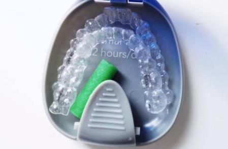 麵對畸牙煩惱 Invisalign隱適美