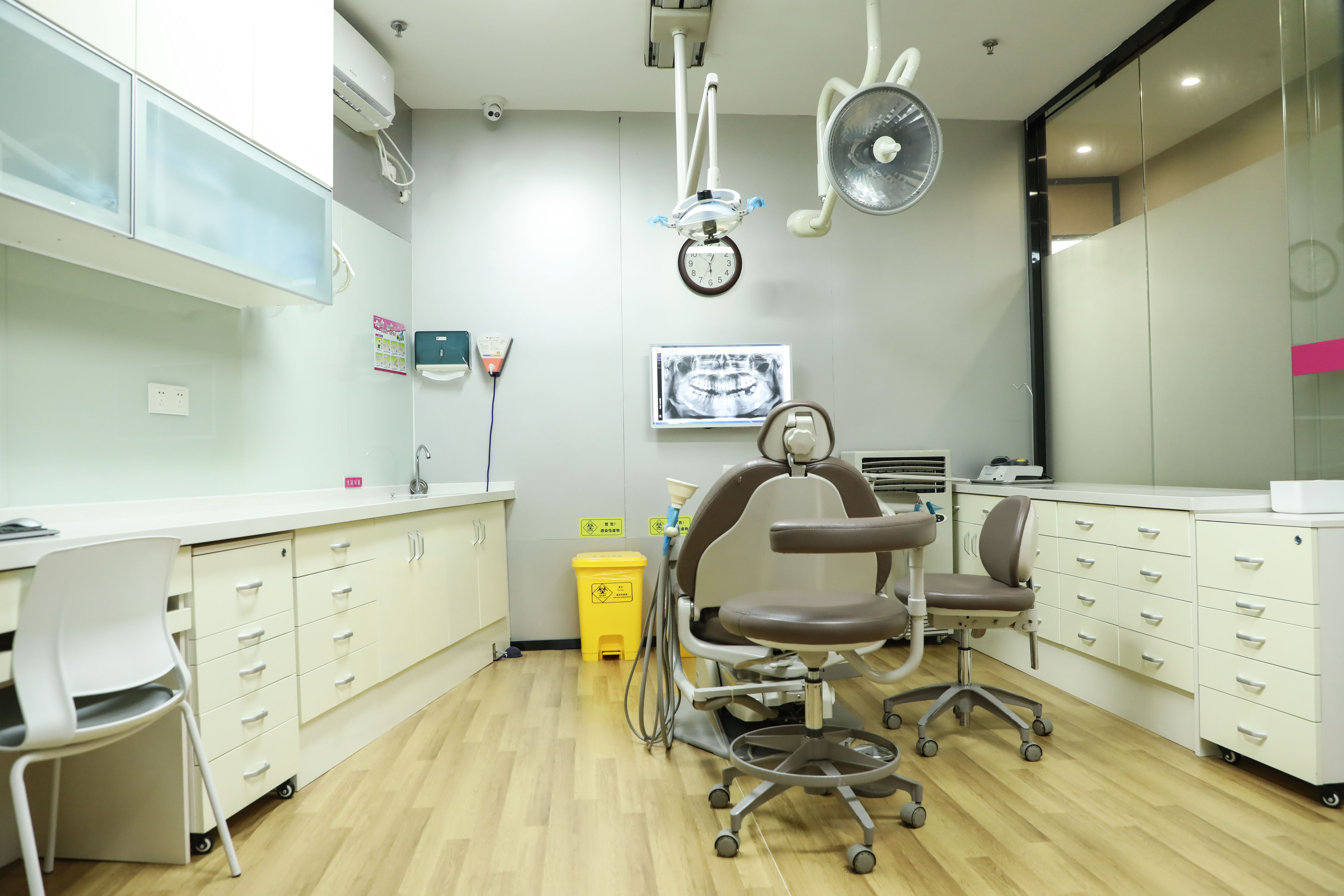 李川診所診間