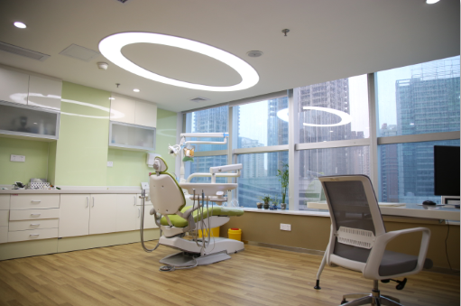 愛康健口腔醫院診間
