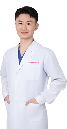 愛康健牙醫尹泓博